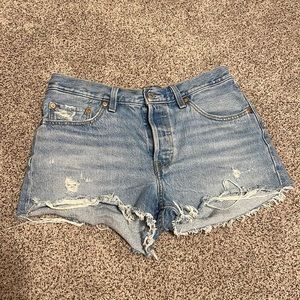 Womens Levi’s 501 Shorts size 28